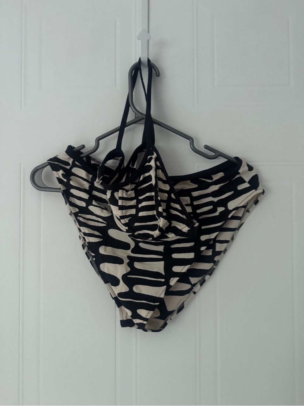 SHAN Black and Cream Abstract Swim Top